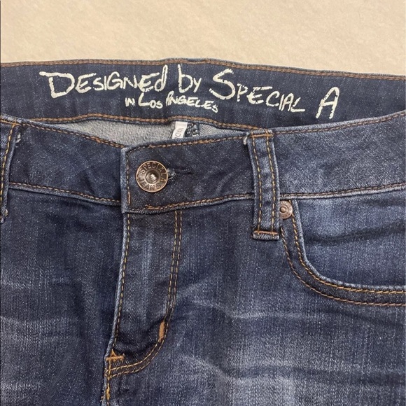 ✨2/$10 (3) Denim Shorts - Picture 4 of 4